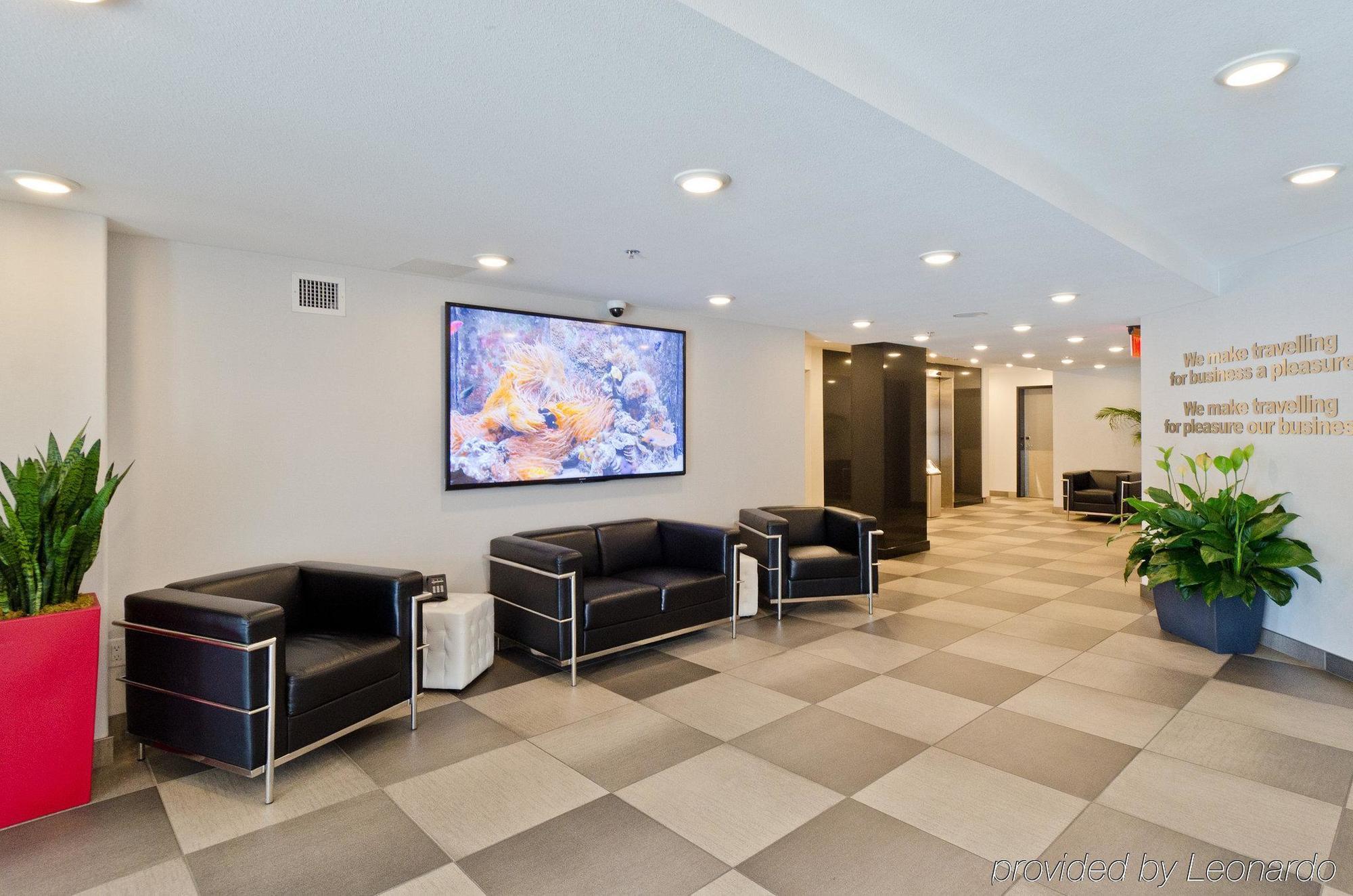 Hotel Elan YYC Esterno foto