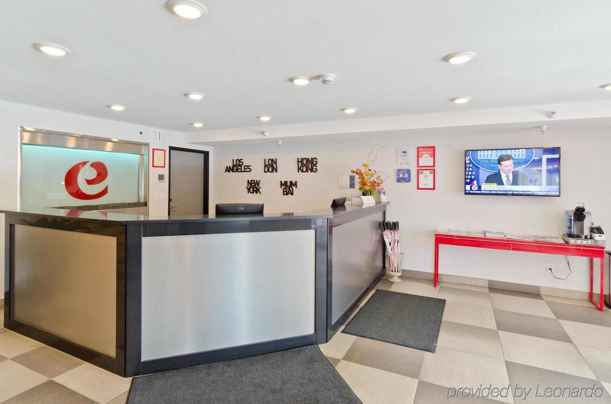 Hotel Elan YYC Esterno foto