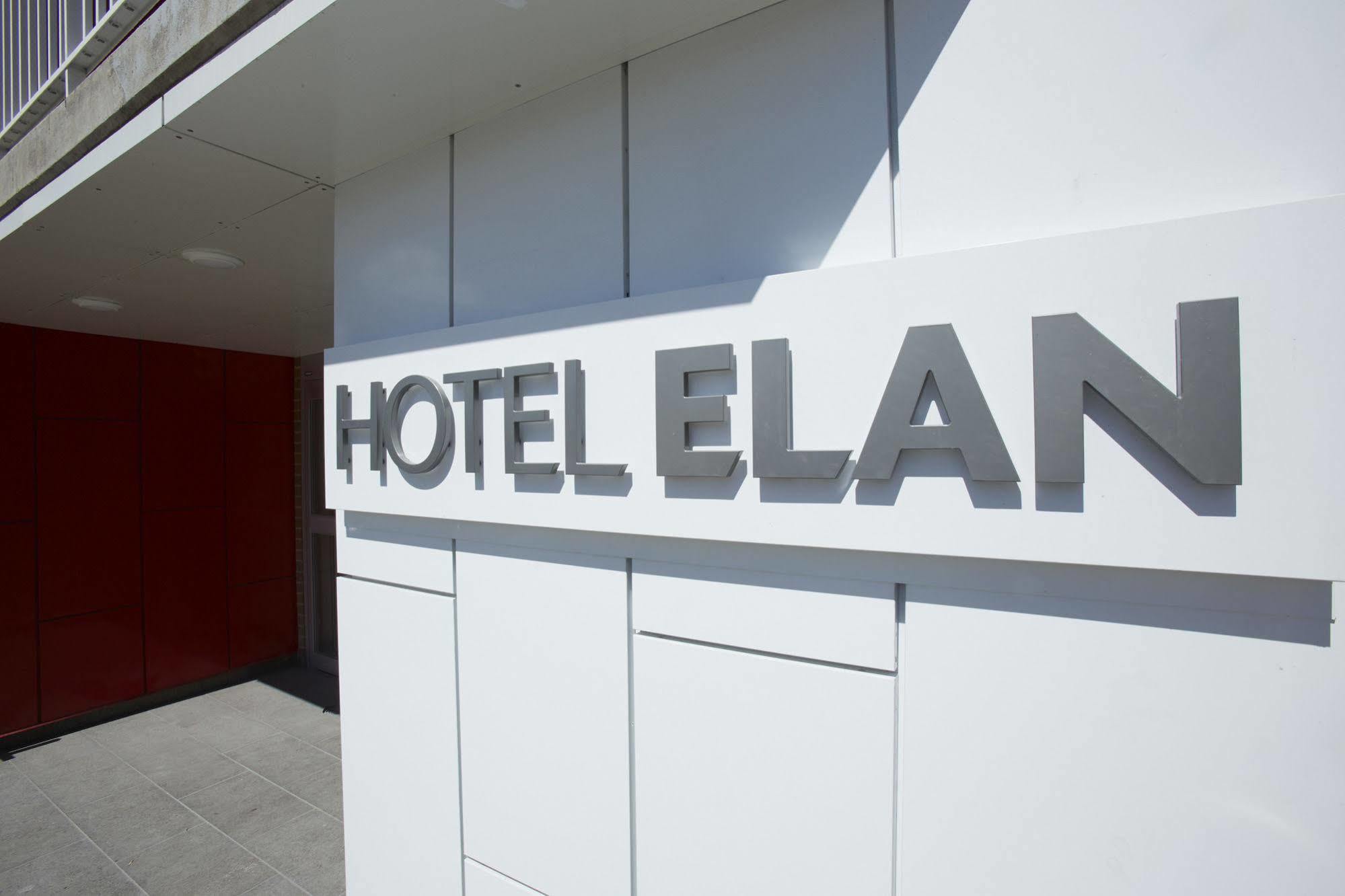 Hotel Elan YYC Esterno foto