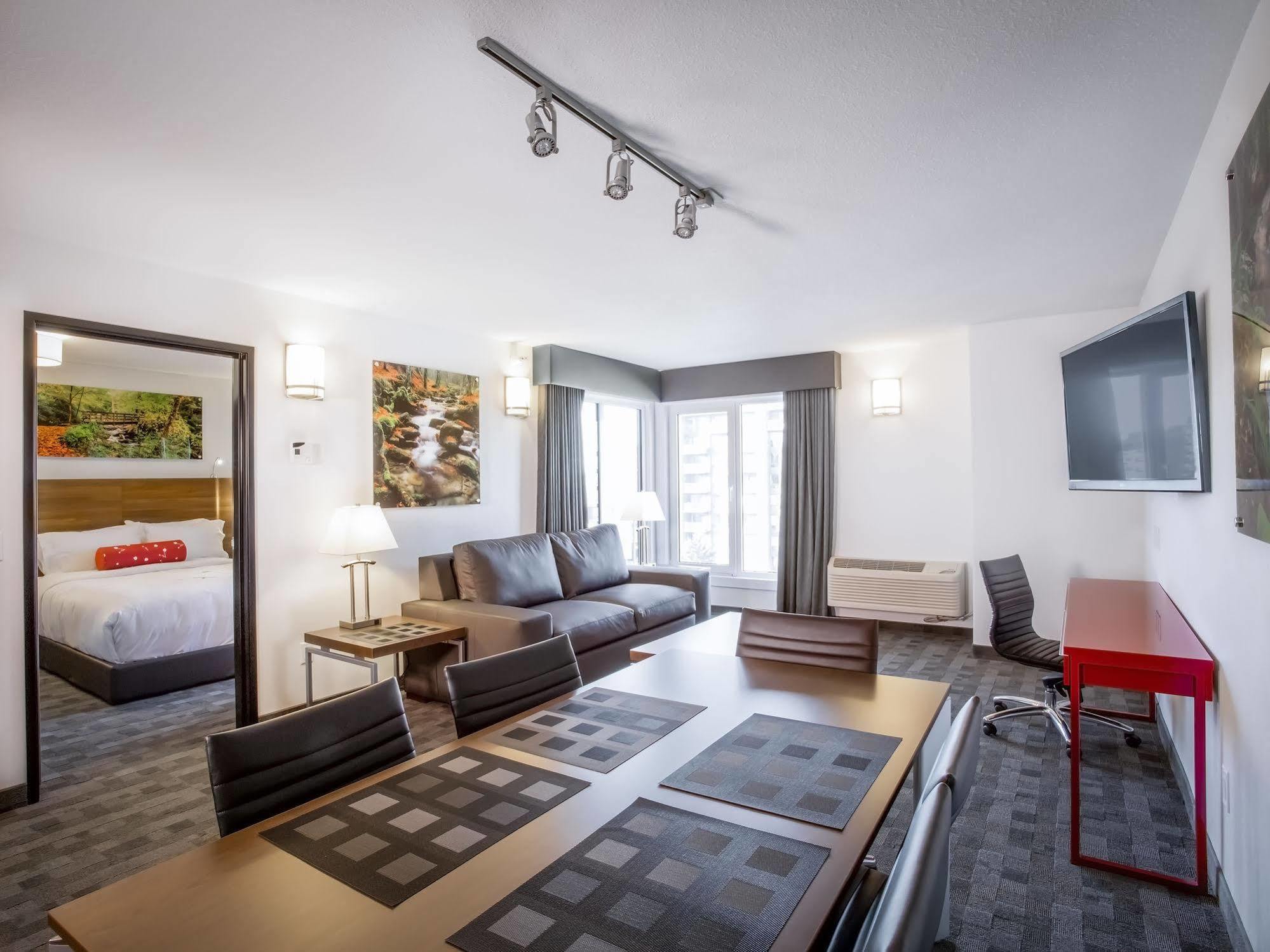Hotel Elan YYC Esterno foto